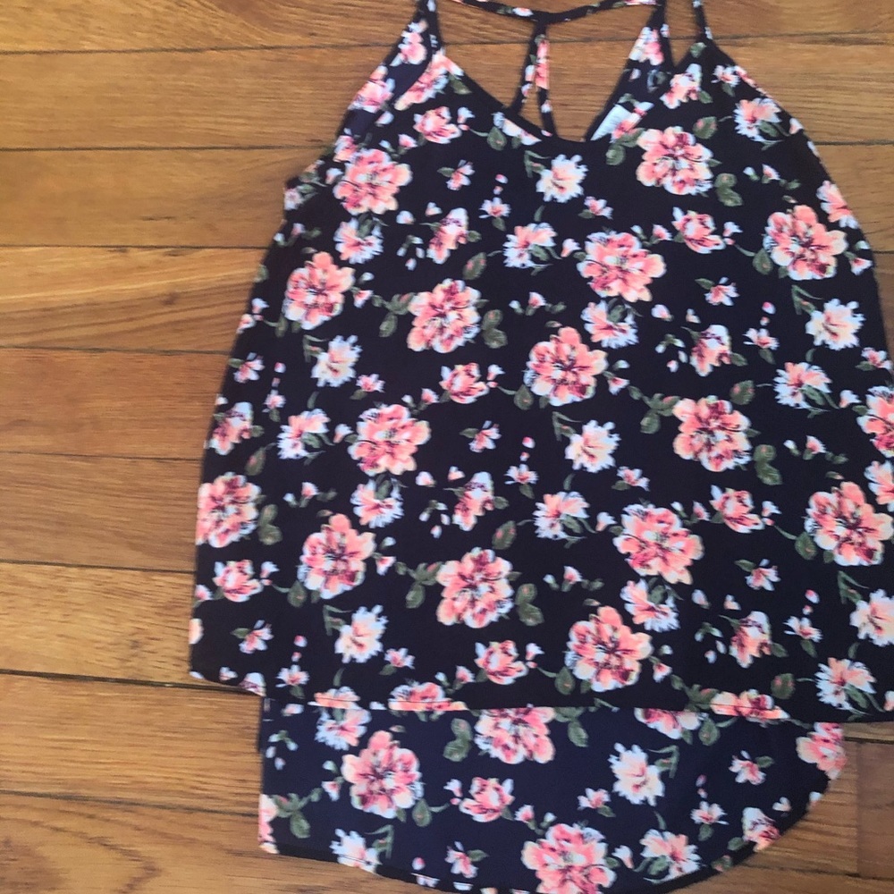 Top - Picture 4 of 9